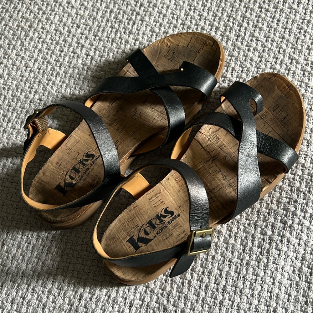 Black cork sandals